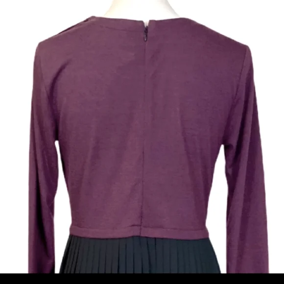 💗NWT💗 LOFT Long Sleeve Pleated Midi Dress, Burgundy and Black, Size Medium - Picture 3 of 11